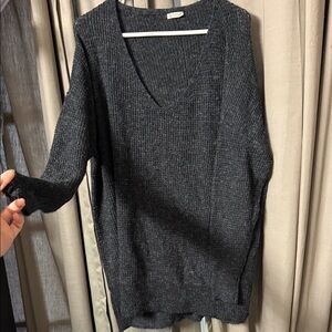 Free people Women's V-Neck Sweater/top- Charcoal Gray size XS/S